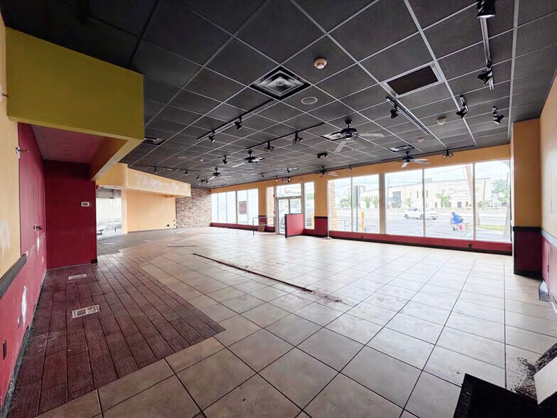 More Photos Of 165 US Highway 46 W, Saddle Brook Freestanding For Lease