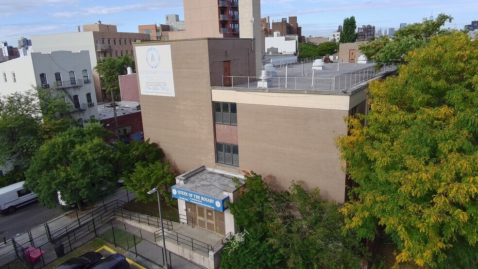 More Photos Of 11 Catherine St, Brooklyn Schools For Lease