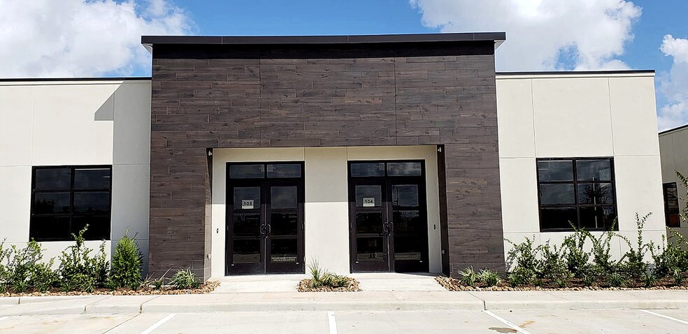 More Photos Of 8118 Fry Rd, Cypress Unknown For Lease