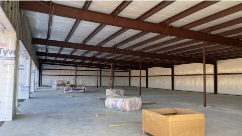 More Photos Of 1350 N Maxine Ave, Nixa Storefront For Lease