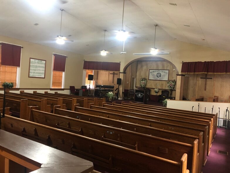 More Photos Of 495 Perry St, Lawrenceville Religious Facility For Lease