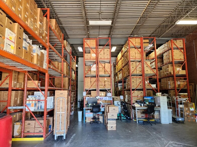 More Photos Of 10617 Southern Loop Blvd, Pineville Light Manufacturing For Lease