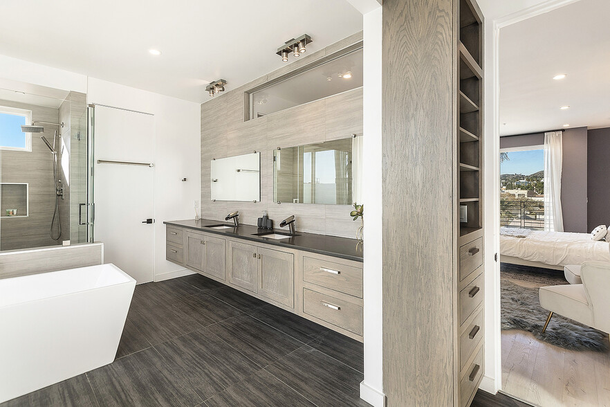 More Photos Of 1002 N Hudson Ave, Los Angeles Apartments For Sale