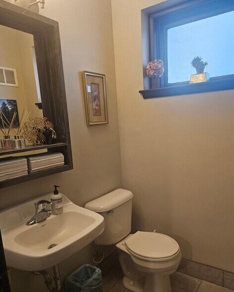 More Photos Of 110 Arcadian Ave, Waukesha Loft Creative Space For Sale