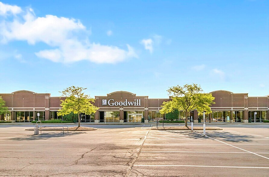 More Photos Of 19917-19991 S LaGrange Rd, Frankfort Unknown For Lease