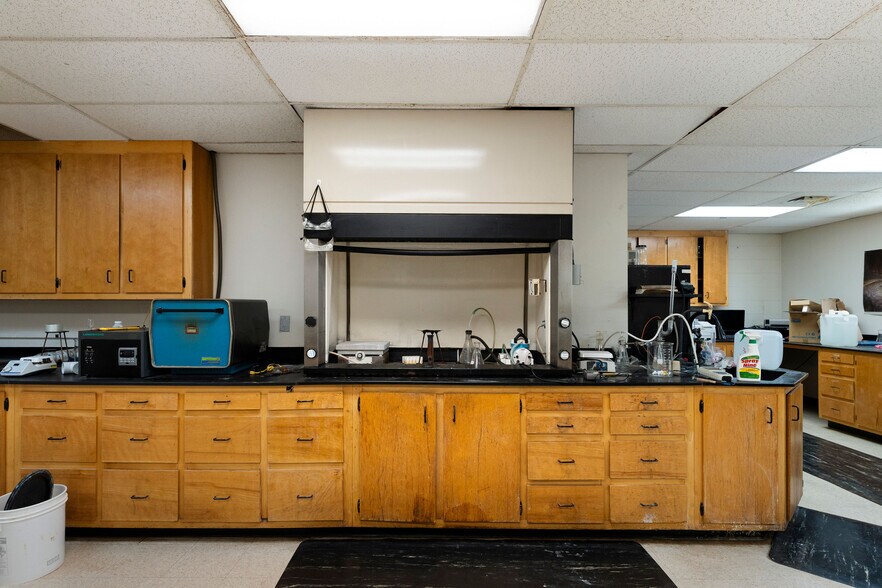 More Photos Of 112 Old Mill Rd, Cartersville Research And Development For Sale