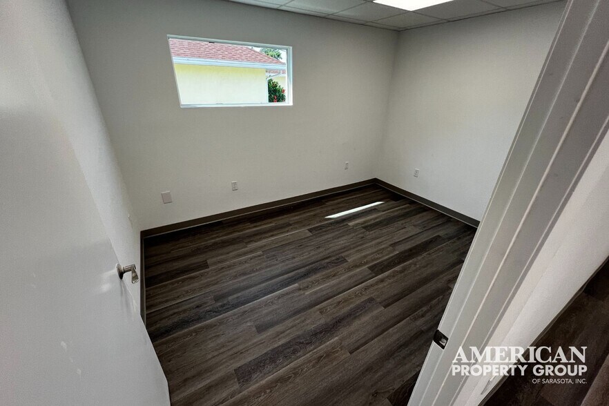 More Photos Of 740 The Rialto, Venice Medical For Sale