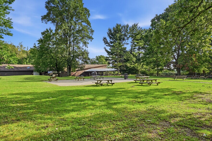 More Photos Of 2637 S Cleveland Massillon Rd, Barberton Winery Vineyard For Sale