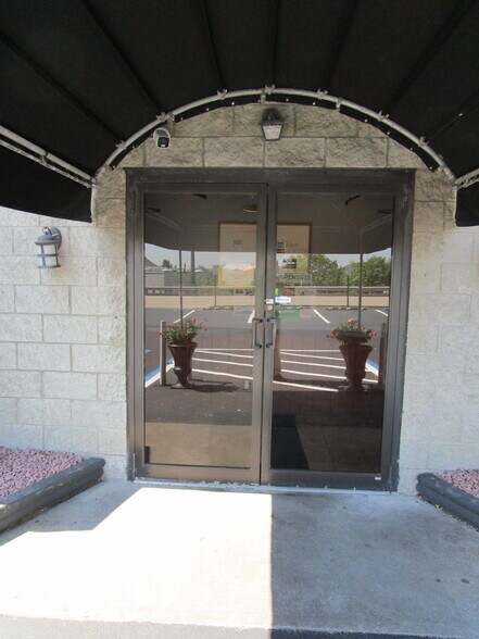 More Photos Of 1456 Lincoln Hwy, North Versailles Restaurant For Sale