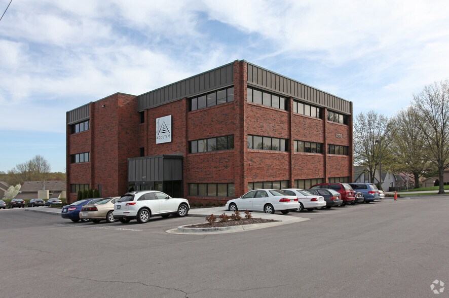 More Photos Of 10300 W 103rd St, Overland Park Unknown For Lease