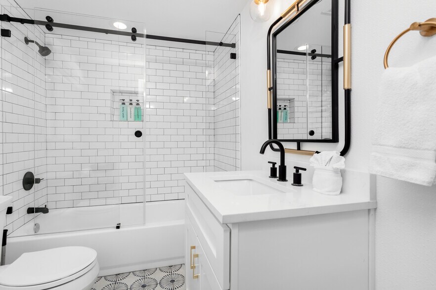 More Photos Of 508 N Orange St, Fredericksburg Specialty For Sale