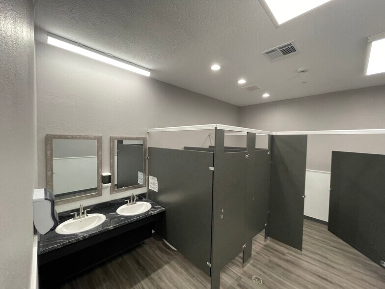 More Photos Of 11800 Magnolia Pky, Manvel Office For Lease