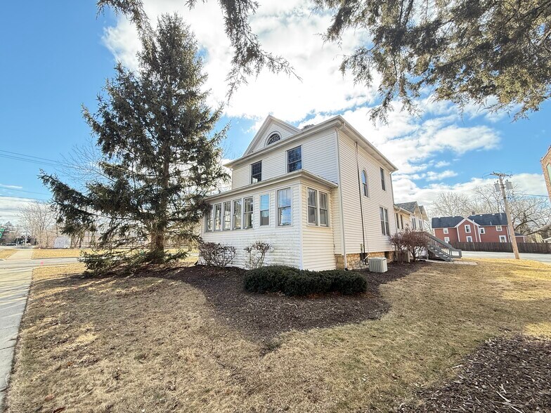 More Photos Of 236 Webster St, Batavia Office For Sale