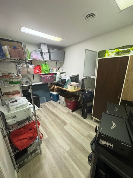 More Photos Of 1824 E Broad St, Columbus Office For Lease