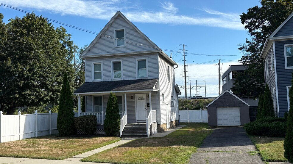 More Photos Of 720 Barnum Avenue Cutoff, Stratford Medical For Sale