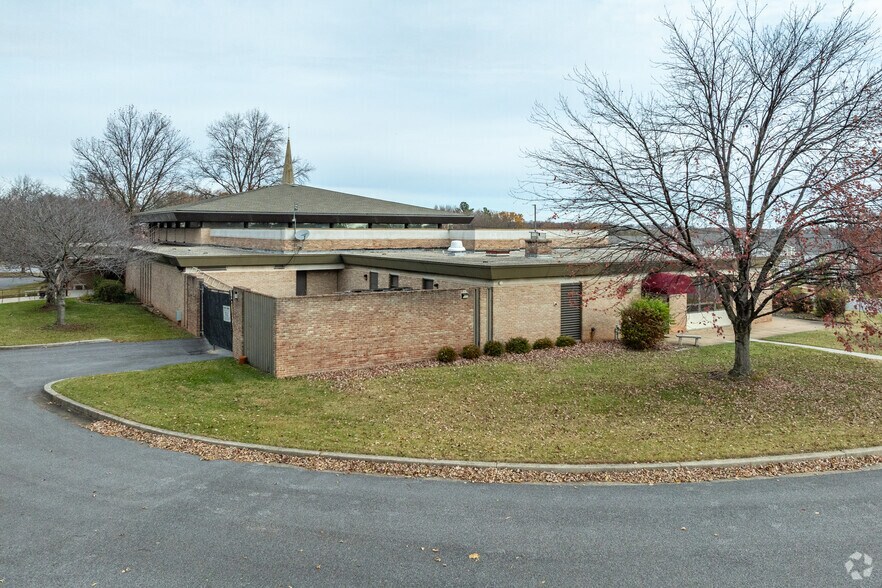 More Photos Of 5212 McCormick Ave, Baltimore Religious Facility For Sale