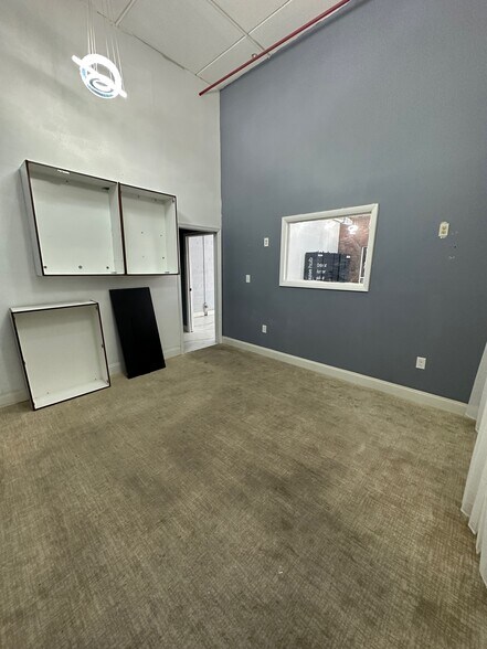 More Photos Of 401 W Atlantic Ave, Delray Beach Storefront Retail Office For Lease