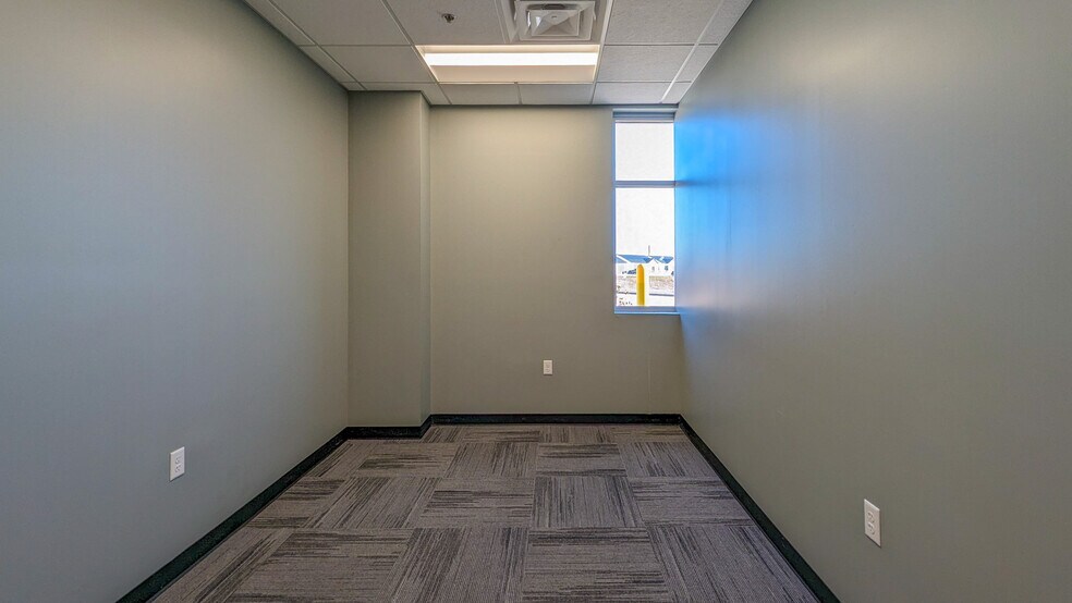 More Photos Of 6131 Rome Cir, Rochester Warehouse For Lease