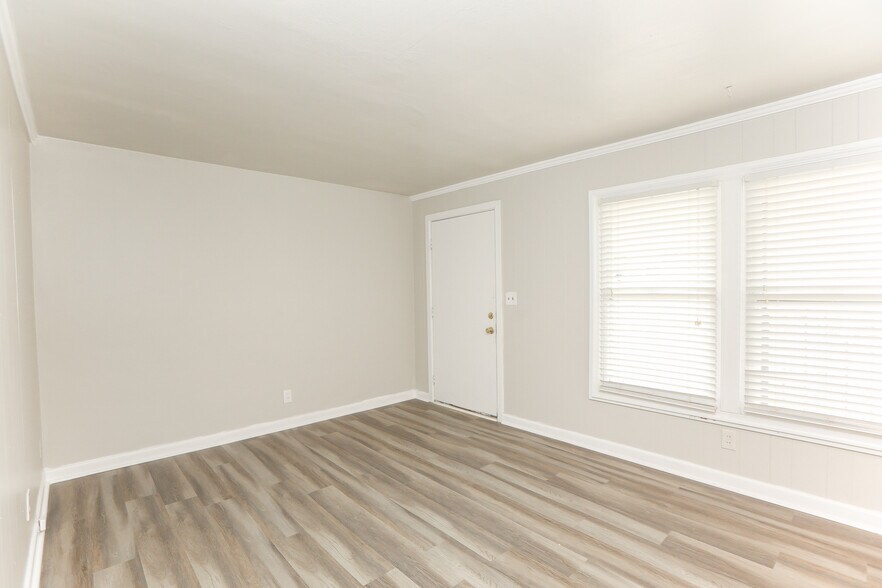 More Photos Of 1314-1318 Little Bay Ave, Norfolk Apartments For Sale