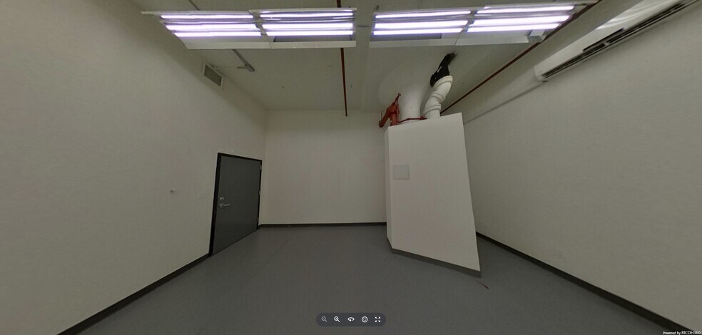 More Photos Of 13202 89th Ave, Richmond Hill Manufacturing For Lease