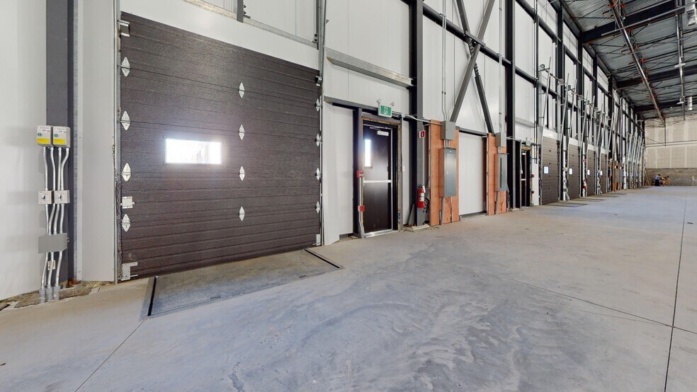 More Photos Of 100 Blvd Jean-Baptiste-Rolland O, Saint-jerome Unknown For Lease