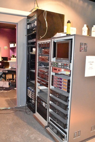 More Photos Of 1131 Central Ave, Middletown Loft Creative Space For Sale