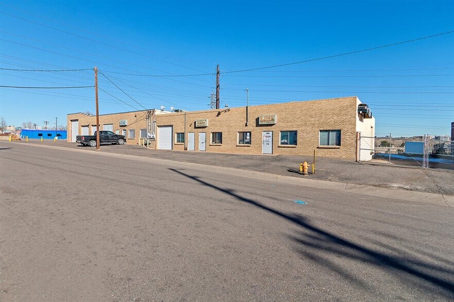 More Photos Of 1996 S Navajo St, Denver Warehouse For Lease