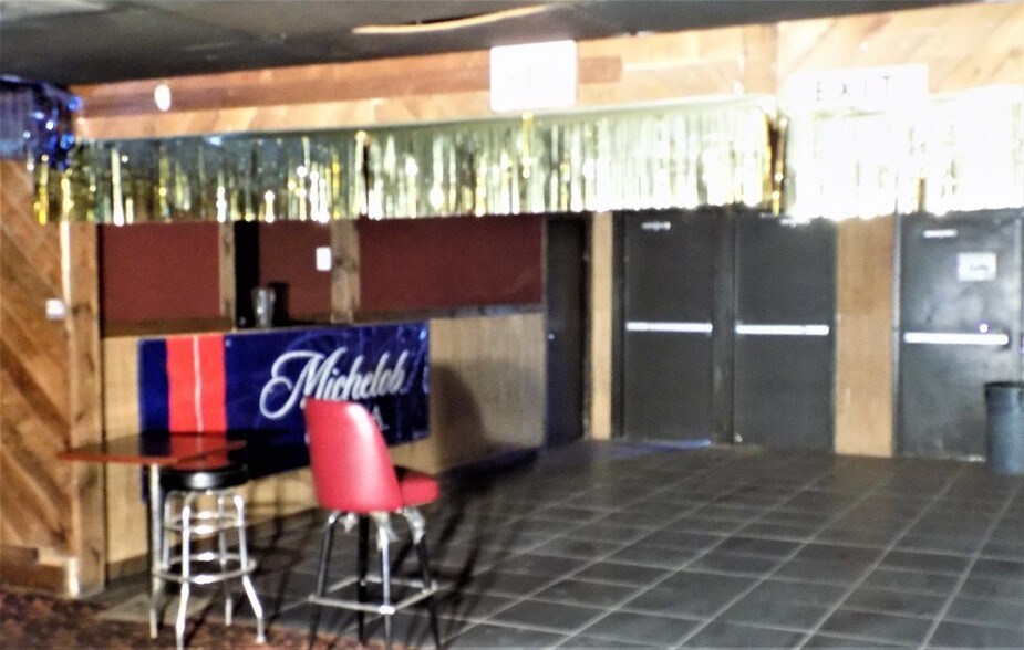 More Photos Of 2403 N Cornell St, Lubbock Bar For Sale