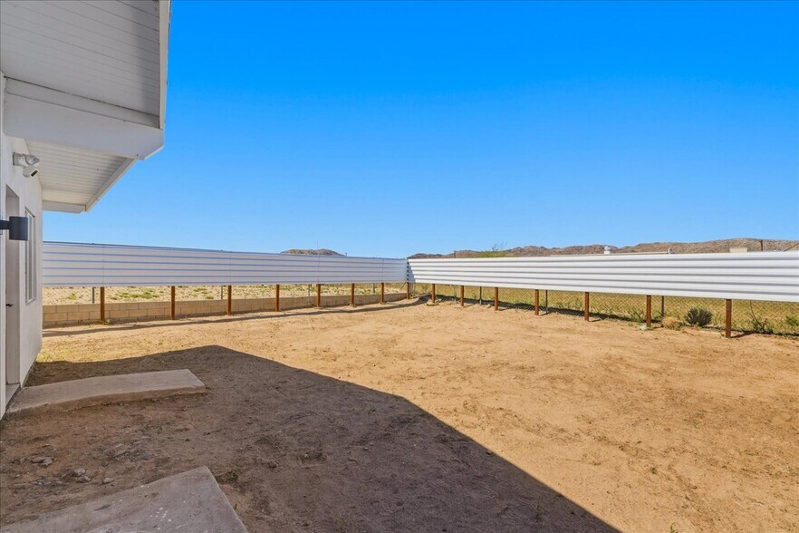 More Photos Of 61714 Commercial St, Joshua Tree General Retail For Sale