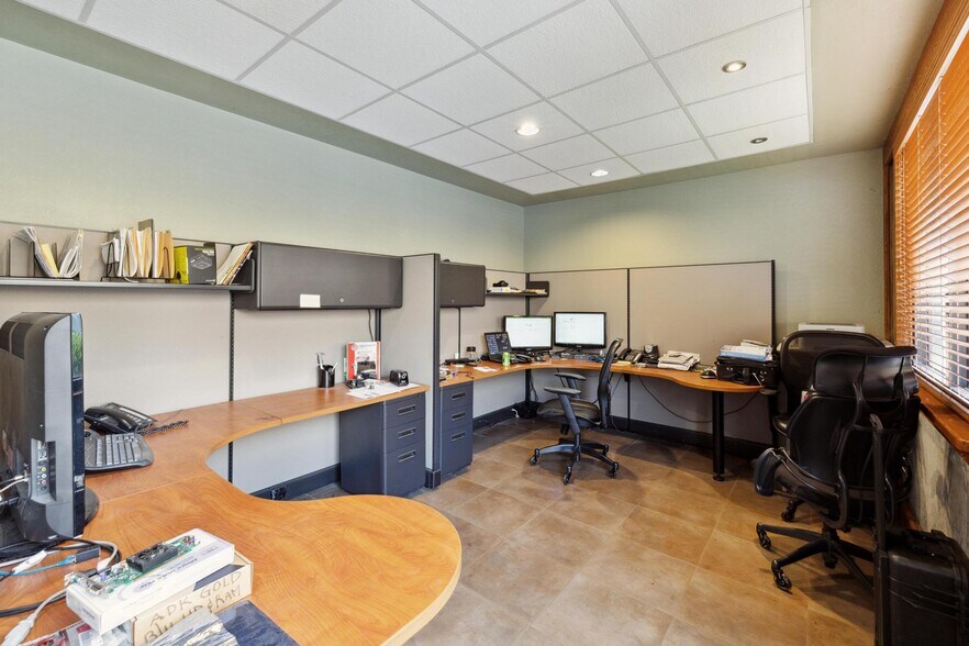 More Photos Of 3700-3718 SW 30th Ave, Fort Lauderdale Warehouse For Sale