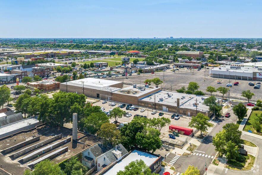 More Photos Of 1657 N Kostner Ave, Chicago Warehouse For Lease