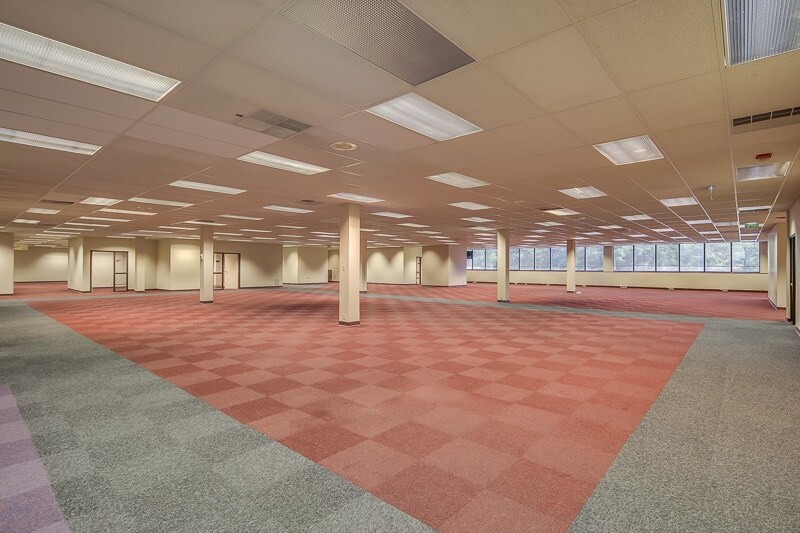 More Photos Of 3796 Lamar Ave, Memphis Office For Sale