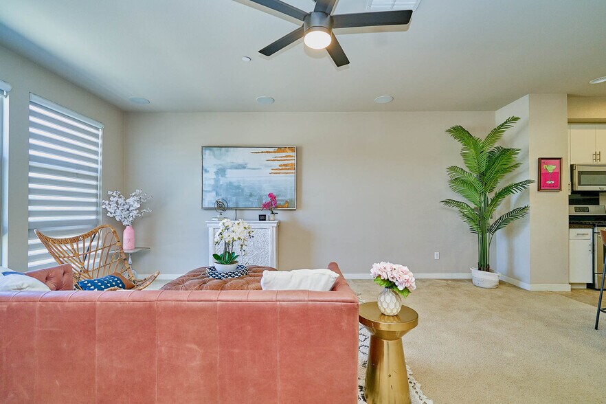More Photos Of 801 S Anaheim Blvd, Anaheim General Retail For Sale
