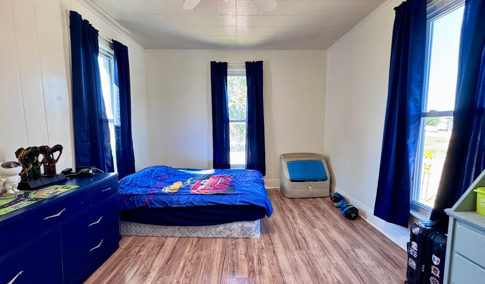 More Photos Of 1415 4th St, Fulton Storefront Retail Residential For Sale