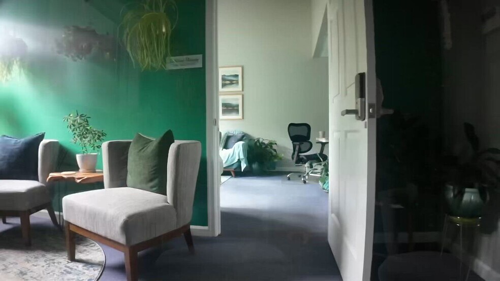 Primary Photo Of 1311 Jamestown Rd, Williamsburg Coworking Space
