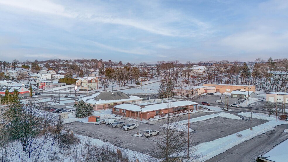 More Photos Of 200 S River St, Plains Medical For Sale