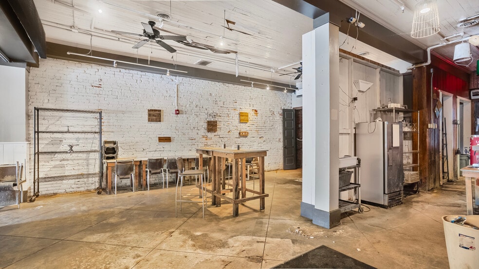 More Photos Of 3840 Highway 42, Locust Grove Restaurant For Sale