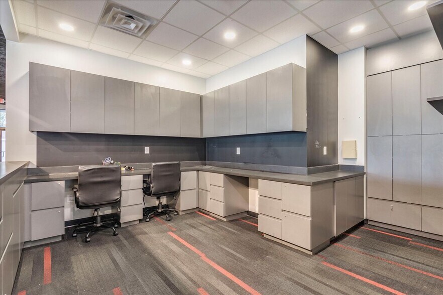 More Photos Of 12112 620 N, Austin General Retail For Sale