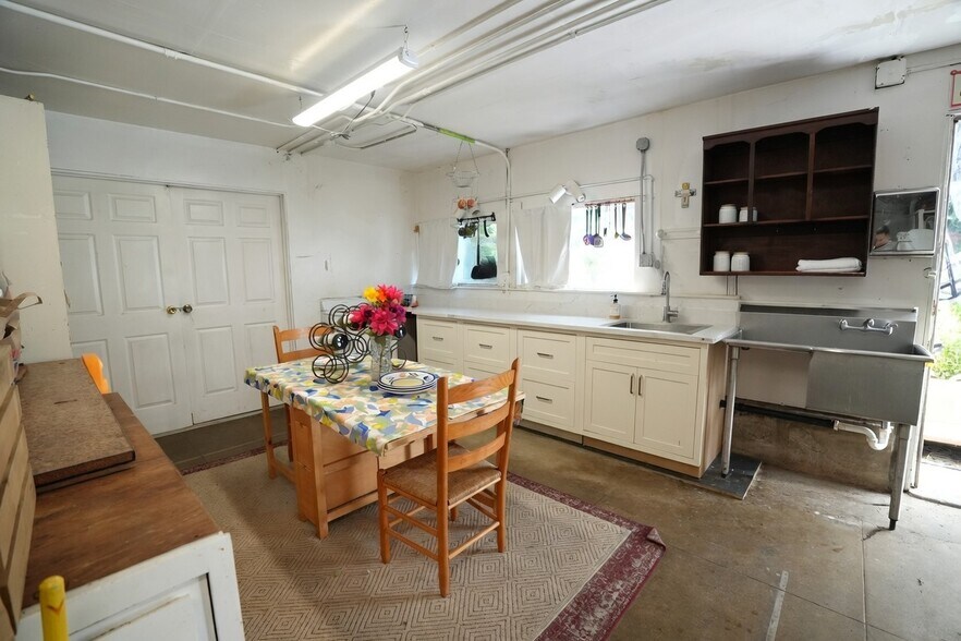 More Photos Of 496 6th St, Montara Office Residential For Sale