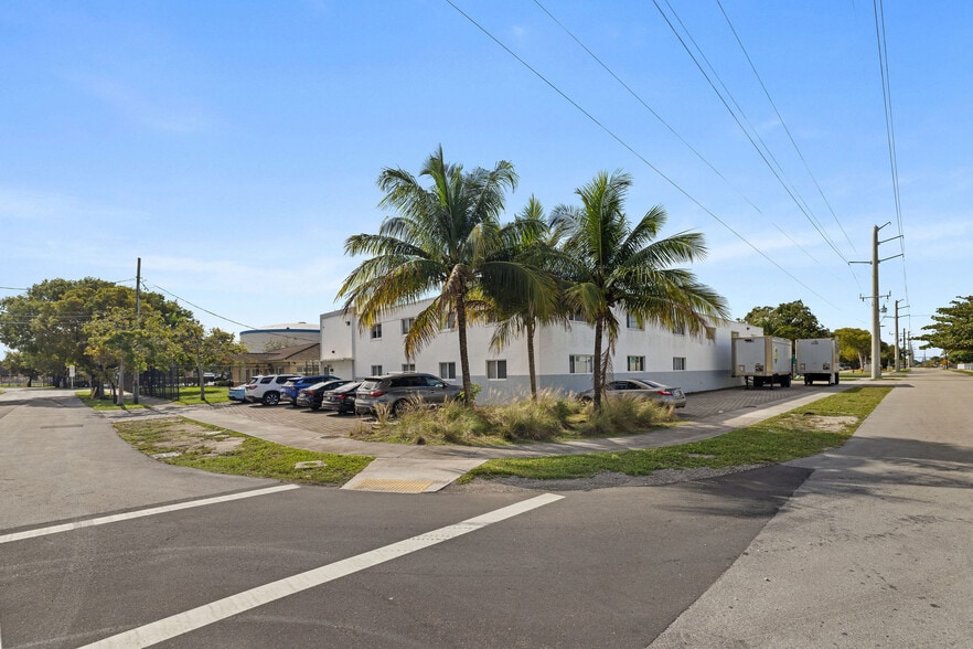 More Photos Of 17890 NW 29th Ct, Miami Gardens Warehouse For Sale