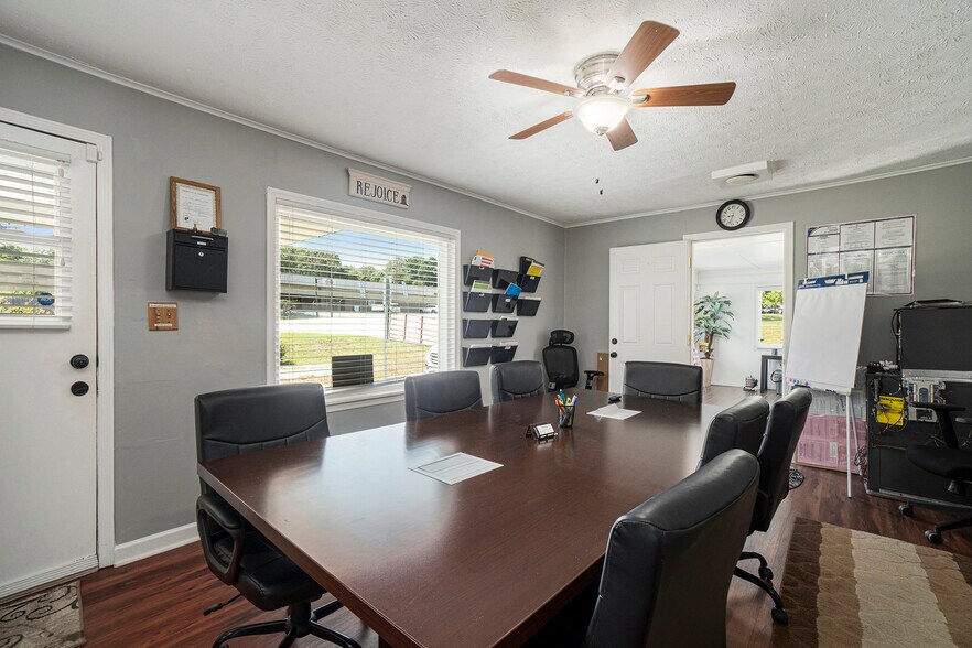 More Photos Of 7336 Lee Rd, Lithia Springs Office Residential For Sale