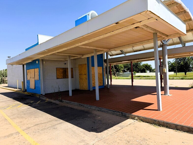More Photos Of 1298 N Bailey St, Electra Fast Food For Sale
