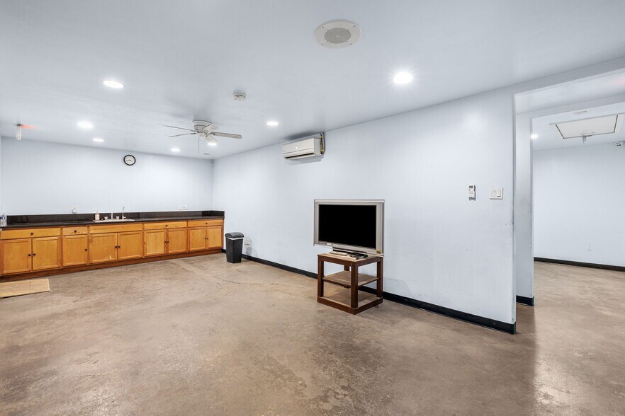 More Photos Of 2026 Chico Ave, South El Monte Warehouse For Sale