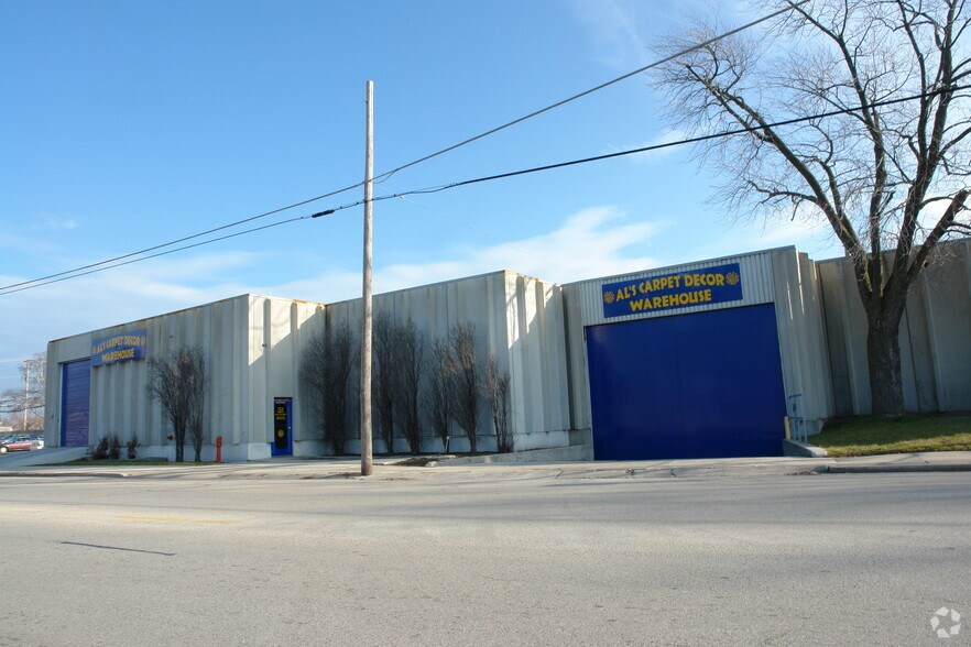 More Photos Of 2715 N 15th St, Sheboygan Showroom For Sale