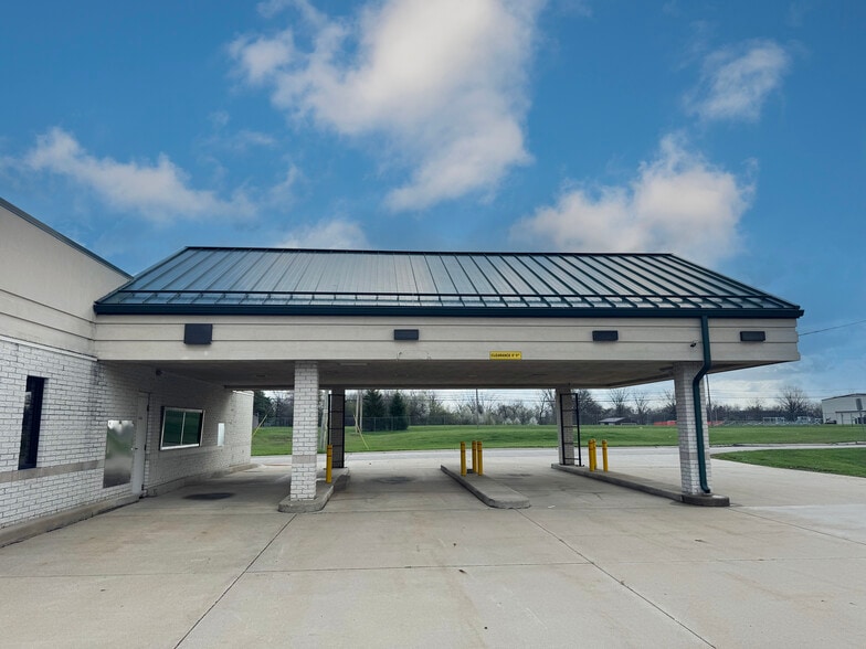 More Photos Of 1818-1820 N Coliseum Blvd, Fort Wayne General Retail For Lease