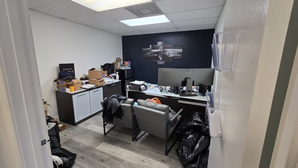 More Photos Of 10002-10192 NW 50th St, Sunrise Light Distribution For Lease