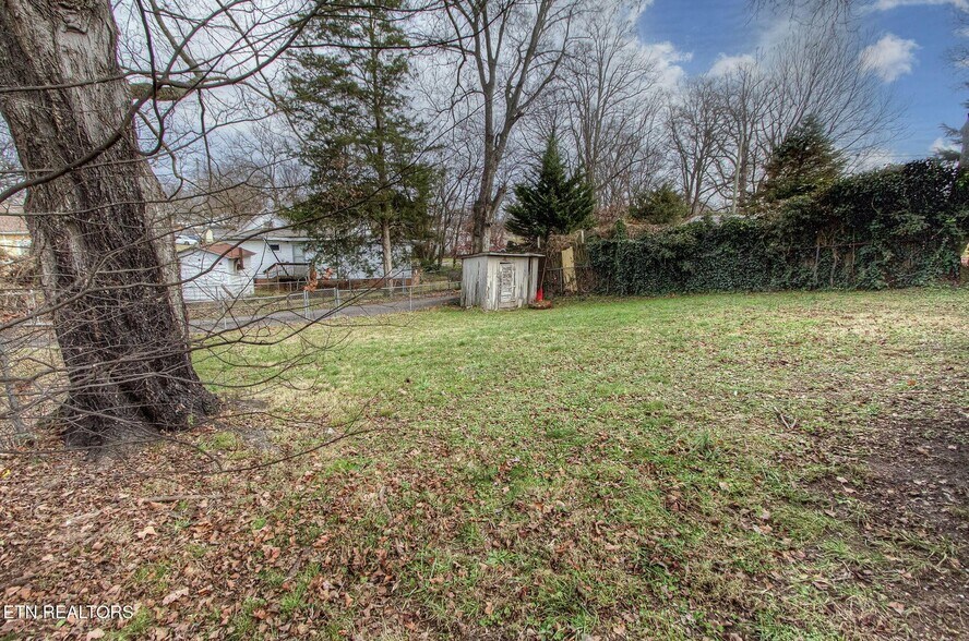 More Photos Of 2502 Harvey St, Knoxville Multifamily For Sale