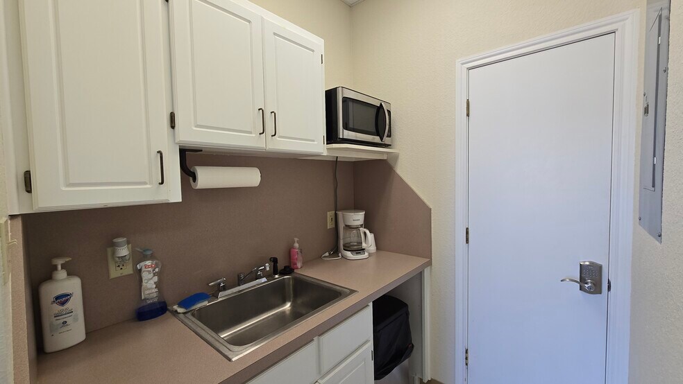 More Photos Of 1 E Central Ave, Temple Office For Sale