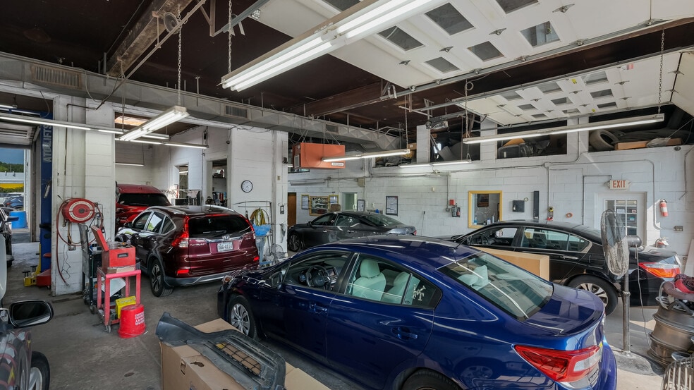 More Photos Of 2531 Street Rd, Bensalem Auto Repair For Sale