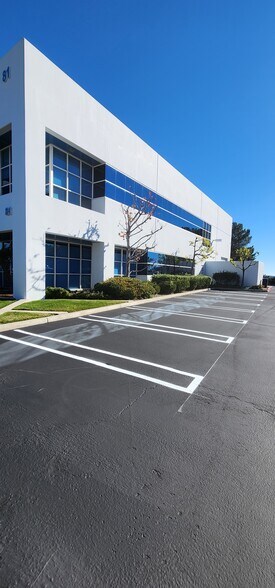 More Photos Of 81-91 Columbia, Aliso Viejo Research And Development For Lease